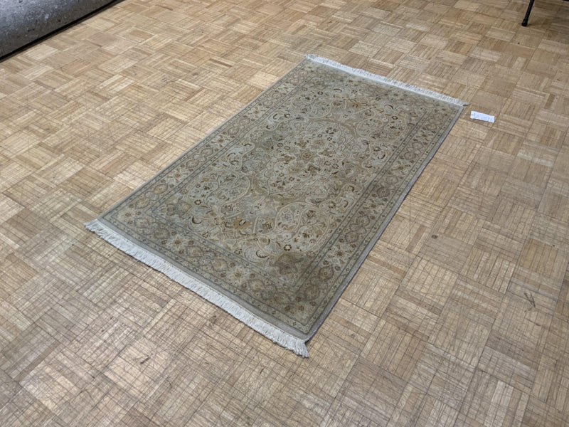 LIKE NEW 3ft. x 5ft. TRADITIONAL KASHAN - David Tiftickjian & Sons