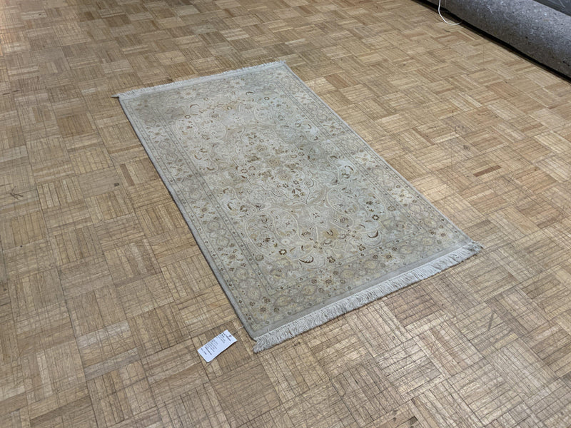 LIKE NEW 3ft. x 5ft. TRADITIONAL KASHAN - David Tiftickjian & Sons