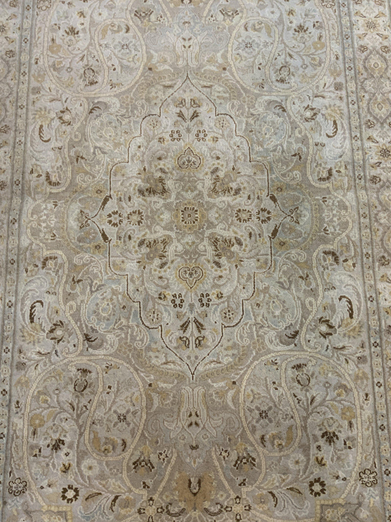 LIKE NEW 3ft. x 5ft. TRADITIONAL KASHAN - David Tiftickjian & Sons