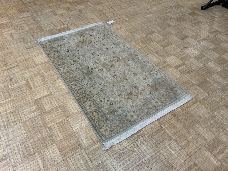 LIKE NEW 3ft. x 5ft. TRADITIONAL KASHAN - David Tiftickjian & Sons