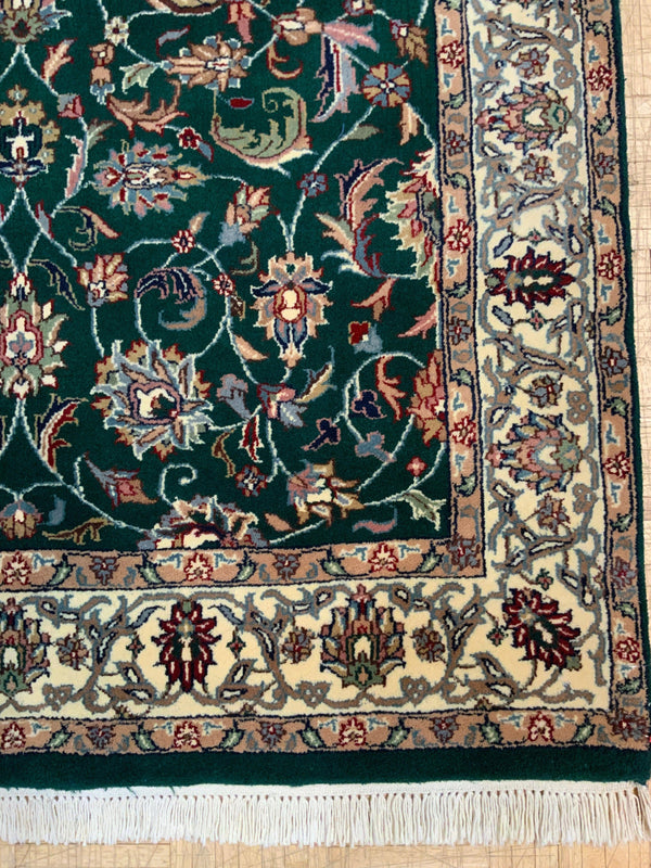 LIKE NEW 4ft. x 6ft. TRADITIONAL KASHAN - David Tiftickjian & Sons