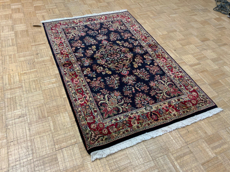 LIKE NEW 4ft. x 6ft. TRADITIONAL SAROUK - David Tiftickjian & Sons