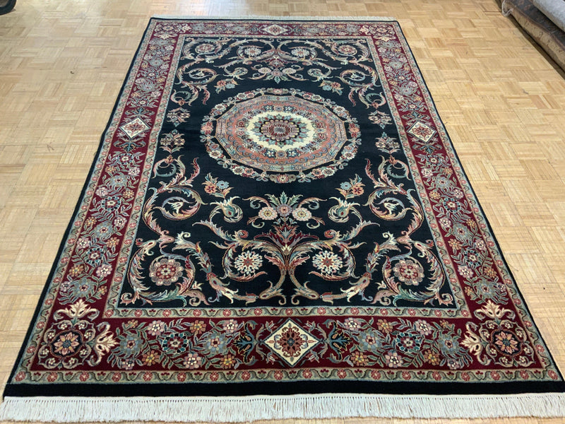 LIKE NEW 6ft. x 9ft. TRADITIONAL KASHAN - David Tiftickjian & Sons