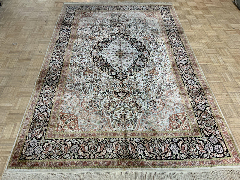 VINTAGE 6ft. x 9ft. TRADITIONAL TABRIZ - David Tiftickjian & Sons