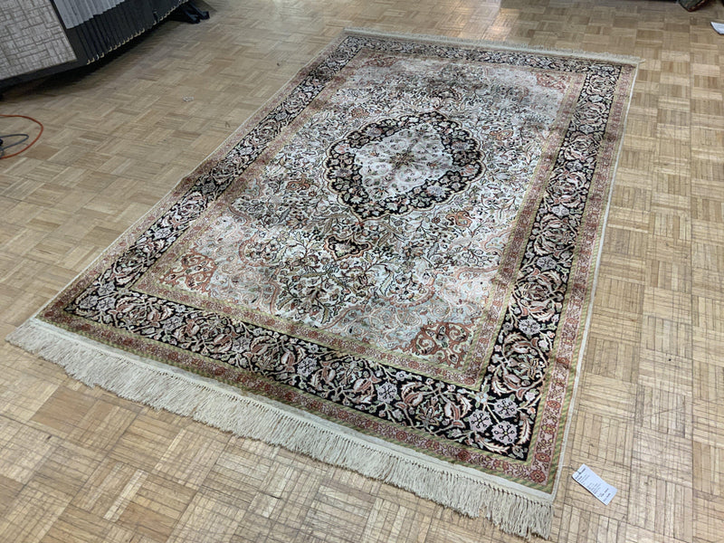 VINTAGE 6ft. x 9ft. TRADITIONAL TABRIZ - David Tiftickjian & Sons