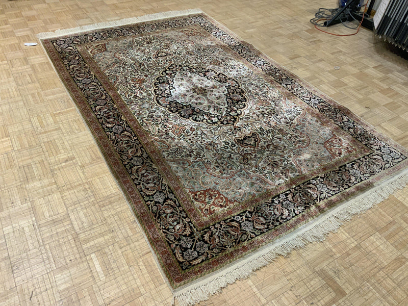VINTAGE 6ft. x 9ft. TRADITIONAL TABRIZ - David Tiftickjian & Sons