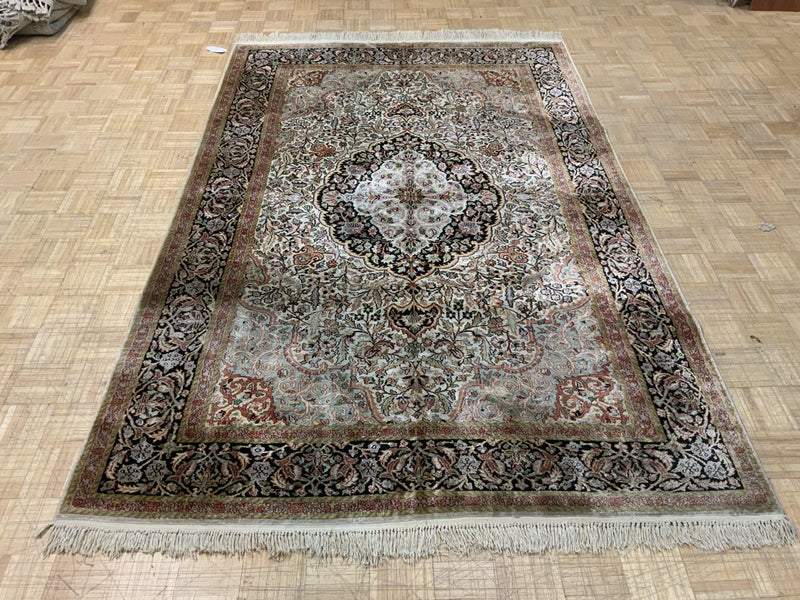 VINTAGE 6ft. x 9ft. TRADITIONAL TABRIZ - David Tiftickjian & Sons