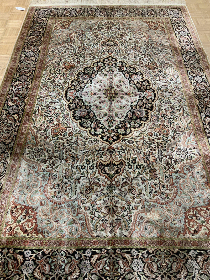 VINTAGE 6ft. x 9ft. TRADITIONAL TABRIZ - David Tiftickjian & Sons