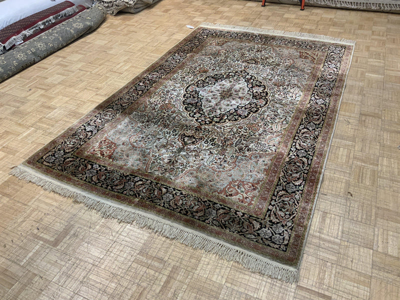 VINTAGE 6ft. x 9ft. TRADITIONAL TABRIZ - David Tiftickjian & Sons